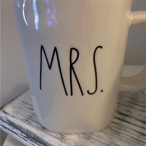 Rae Dunn “ Mr & Mrs” coffee ~ tea mugs - Picture 2 of 5